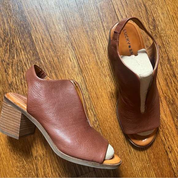 Lucky Brand Shoes - Lucky brand Rhazy stacked block heels open toe 8 leather chunky